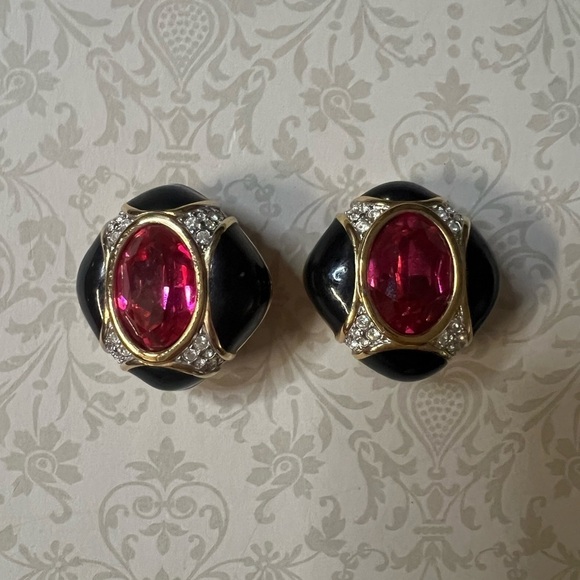 Vintage bundle of CLIP ON EARRINGS. Includes 5 pair. EUC - Picture 6 of 7